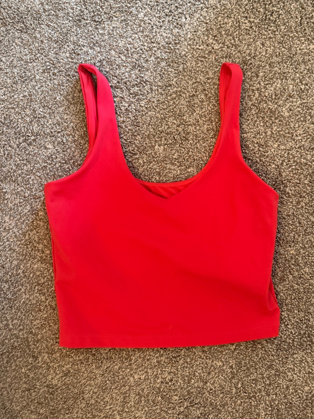 White fox active red top size M